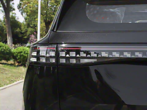 2025�� 636Max���Ȱ� 5��