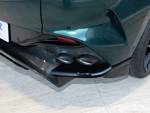 2025�� 4.0T V8 707