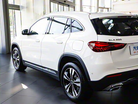 2025�� �Ŀ� GLA 200