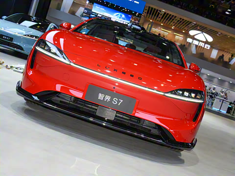 2025�� 703km Ultra�˶���