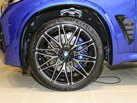 2023�� X5 M ������