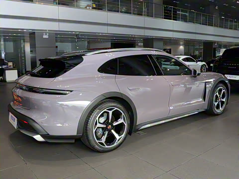 2024�� Taycan 4 Cross Turismo