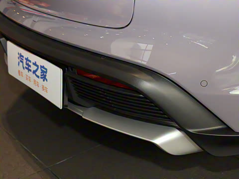 2024�� Taycan 4 Cross Turismo