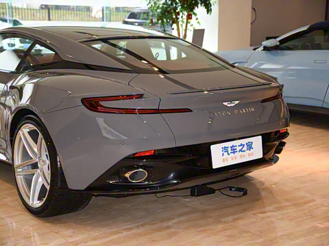 2025�� 4.0T V8 Coupe