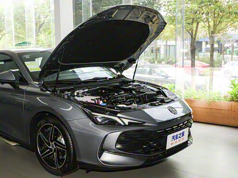 2025�� 1.5T 300 DCT������