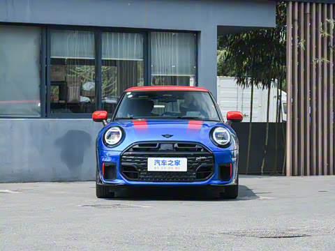 2025�� JOHN COOPER WORKS