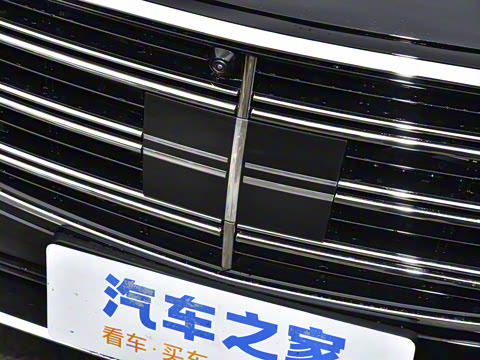 2025�� �Ŀ� E 300 L ������