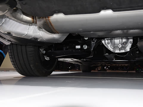 2025�� 330i 50����������