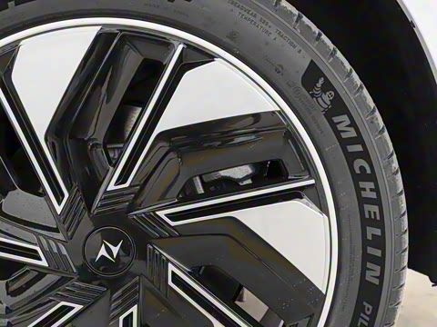 2025�� 210Ultra���Ȱ� 5��