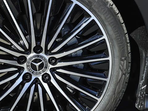 2025�� CLE 260 ���ܳ�