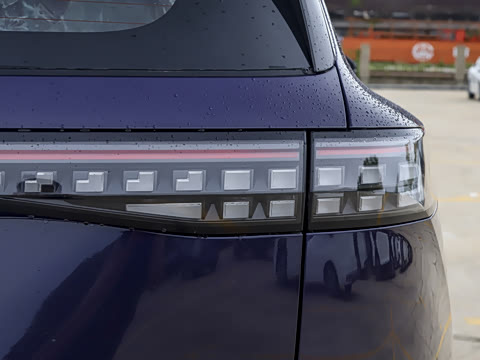 2025�� 210Ultra���Ȱ� 6��