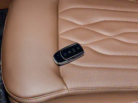 2025�� 2.0T �Զ���+