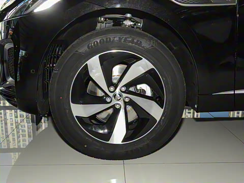 2025�� P250 R-Dynamic S