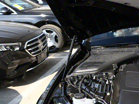 2025�� E 300 ʱ�����˶���