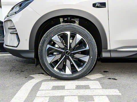 2025�� EV �Ǽݰ� 520km ������