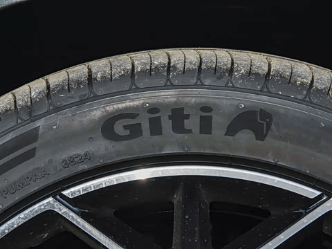 2025�� ��������� 710�콢��