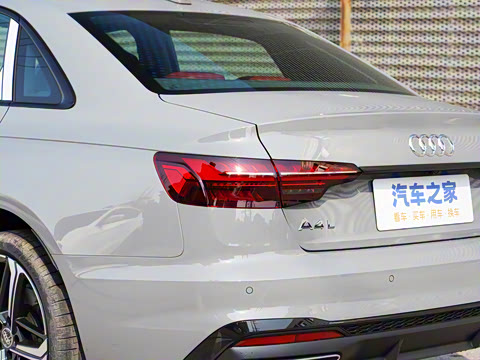 2025�� 200���������� 40 TFSI ����������