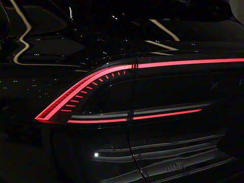 2025�� 702 �������� Max