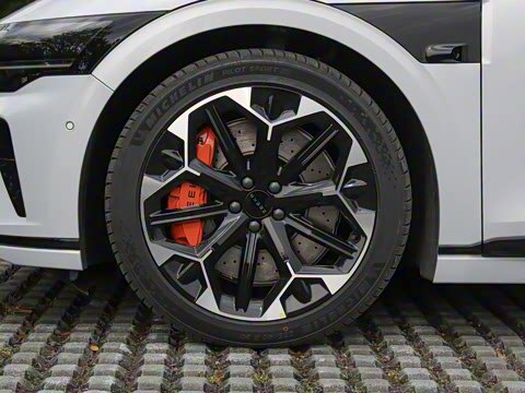 2025�� �����������Ǽݰ� 100kWh