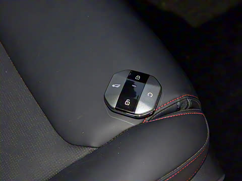 2025�� 2.0TD XWD �Զ�����+�ӳ��� 7��