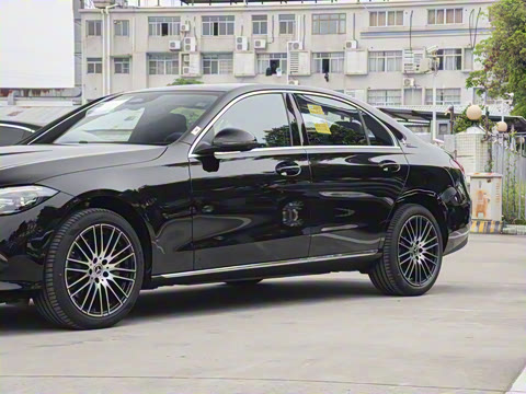 2025�� �Ŀ� C 260 L
