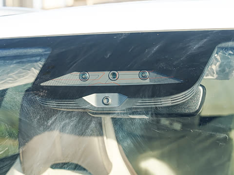 2025�� EV �Ǽݰ� 605km �콢��