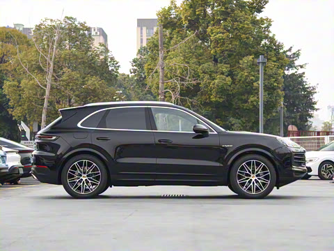 2025�� Cayenne E-Hybrid 2.0T