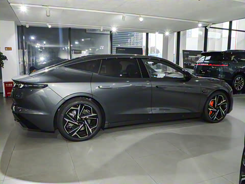 2025�� 95kWh 702km����Halo