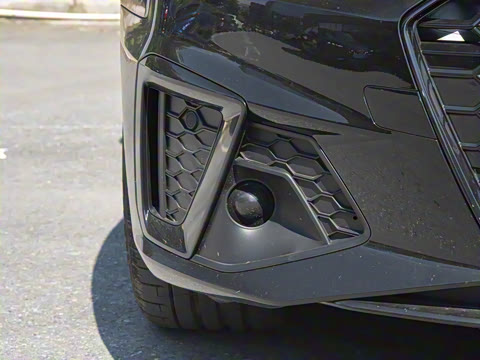 2025�� 200���������� 40 TFSI ����������