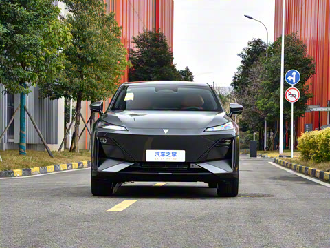 2025�� 628Max ��ΪǬ���Ǽ�ADS SE�����