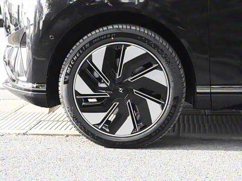 2025�� 636Ultra���Ȱ� 5��