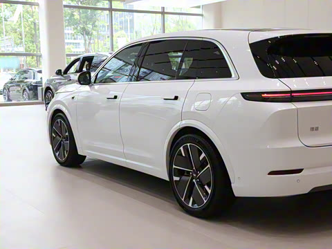 2025�� Ultra ���ܻ��°�