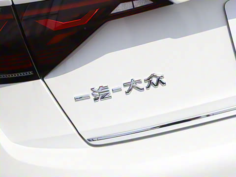 2025�� �Ŀ� 300TSI DSG׿Խ��