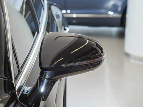 2024�� 4.0T V8 Mulliner