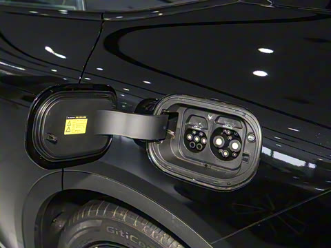 2025�� 560PRO 185kW