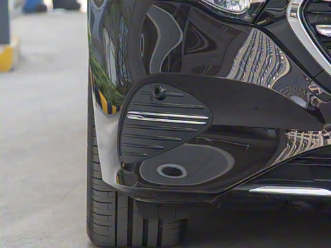 2025�� �Ŀ� E 300 L ������