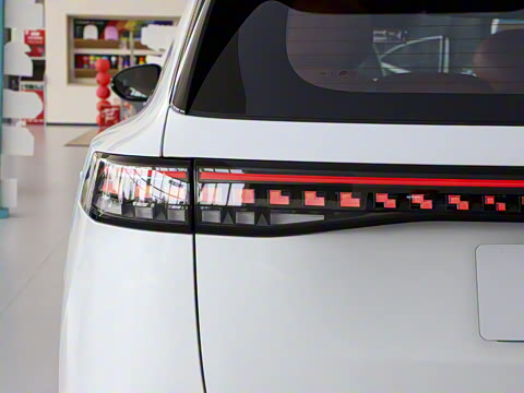 2025�� 210Ultra���̰� 6��