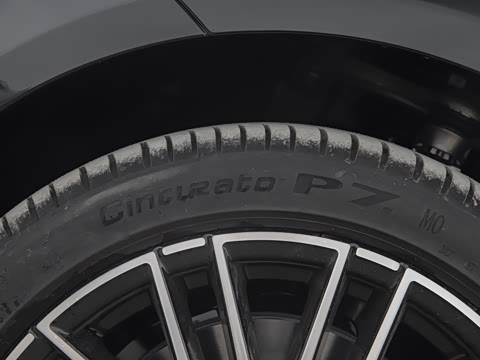 2025�� �Ŀ� C 260 L �˶���