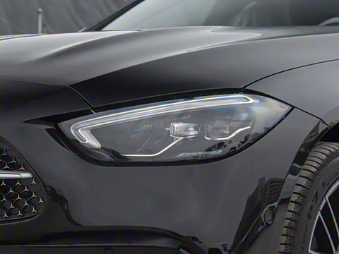 2025�� �Ŀ� C 260 L �˶���