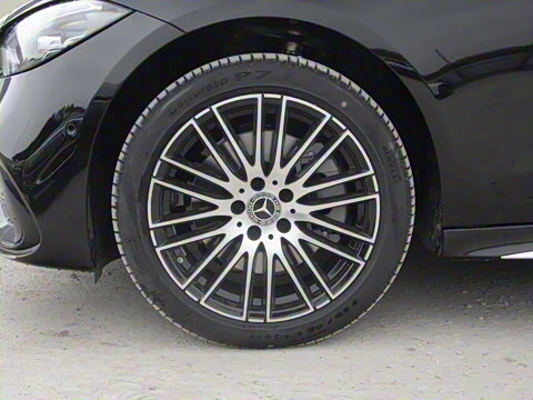 2025�� �Ŀ� C 260 L �˶���