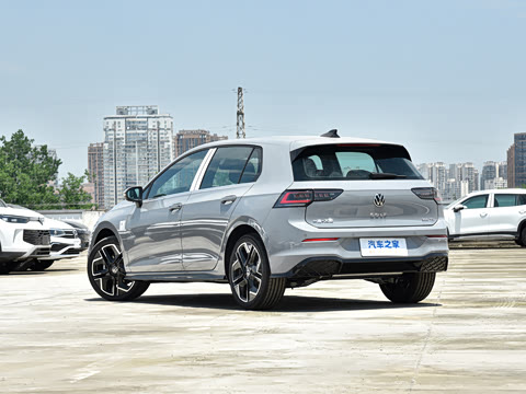 2025�� �Ŀ� 300TSI R-Line