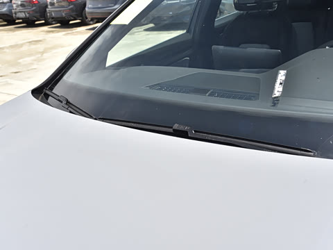 2025�� �Ŀ� 300TSI R-Line