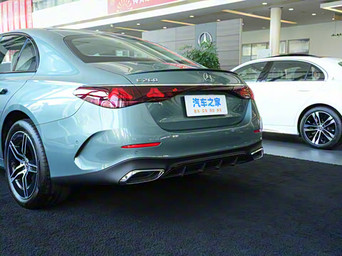 2025�� �Ŀ� E 260 �˶���