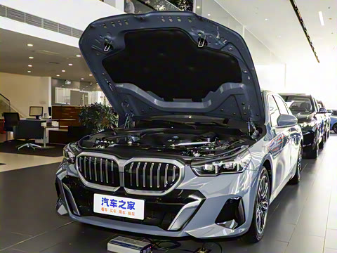 2025�� 530Li xDrive M�˶���װ