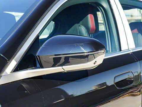 2025�� 530Li ������ M�˶���װ