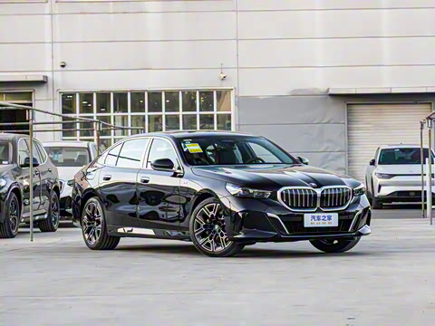 2025�� 530Li ������ M�˶���װ