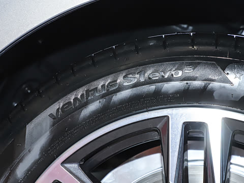 2025�� 525Li M�˶���װ