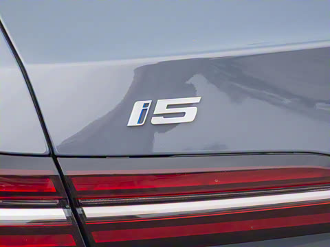 2024�� eDrive 35L M�˶���װ