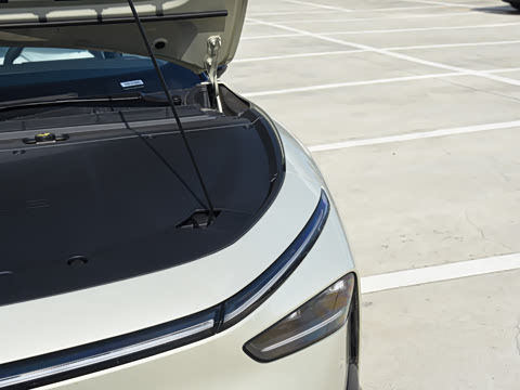 2025�� �������� Max �콢��