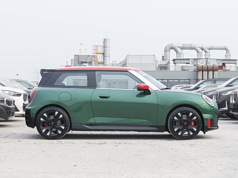 2025�� JOHN COOPER WORKS